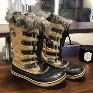 ❄️ Sorel fur lined winter boots - size 7.5 ❄️